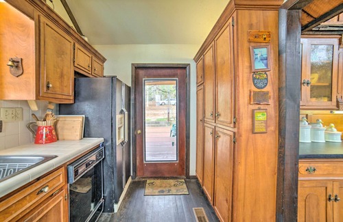 Shelby Cabina | Authentic Retreat w/ Private Dock on Coosa River!