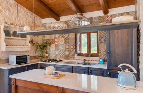 Castellana Grotte Villa | Trullo Fantastico - Dos Habitaciones Villa, Capacidad 6