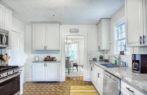 Riverside Casa | Autumn Deal! Renovated 6BR Historic~Avondale Gem