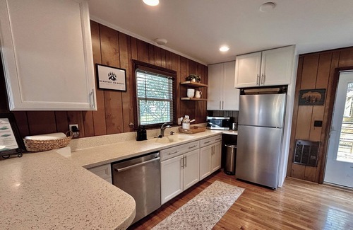 Charter Hills Cabina | Bearfoot on Beech Mtn Updated Cabin/Amazing Deck & Views/Club Sports Membership