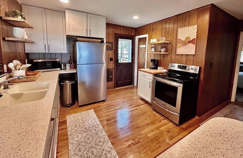 Charter Hills Cabina | Bearfoot on Beech Mtn Updated Cabin/Amazing Deck & Views/Club Sports Membership