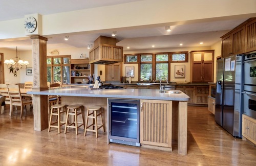 Glen Arbor Casa | Available All Year Round- Gorgeous Home with Private Access to Glen Lake
