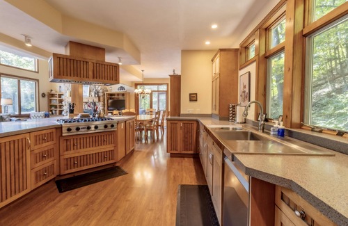 Glen Arbor Casa | Available All Year Round- Gorgeous Home with Private Access to Glen Lake