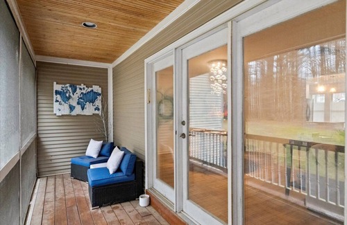 Saratoga Springs Casa | Available for the 2024 Belmont Stakes - Townhome - With a Pool and Lake access.