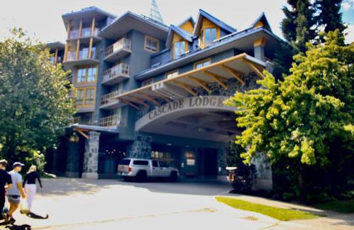 Village North Hotel | Available Thanksgiving Special Cascade Lodge suite WIFI cable TV 2 hot tubs pool gym sauna bike & ski storage room
