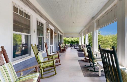 Lake Junaluska Casa | Avett House