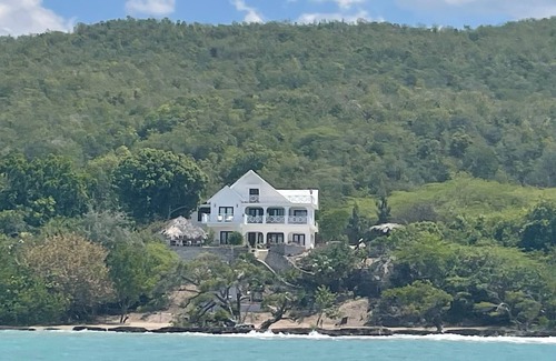 Treasure Beach Casa | Avita Villa - Pristine newly renovated villa with breathtaking views.