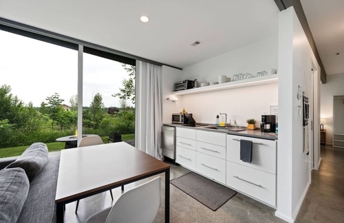 Egg Harbor Apartamento | The Flats on Church Street - Unidad 102 - Alquiler de vacaciones modernas en el condado de Door