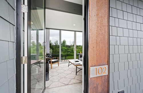 Egg Harbor Apartamento | The Flats on Church Street - Unidad 102 - Alquiler de vacaciones modernas en el condado de Door