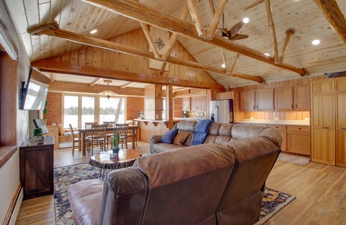 Breezy Point Cabina | 'Away at Moose Bay' Breezy Point Gem w/ Game Room