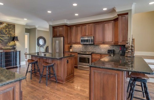 Mill Spring Casa | Awe-inspiring views, mansion in mountains with fireplace