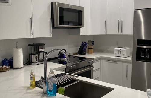 Grand Harbour Condominio | Awel y Mor (sea breeze) 2 bed condo overlooking the North Sound, peaceful.