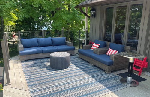 Trent Lakes Casa | Awesome 5 Bedroom Lake House on Sandy Lake