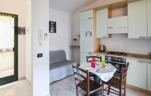 Capitana Apartamento | Awesome Apartment In Quartu Sant'elena