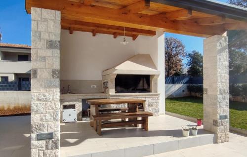 Gulici Apartamento | Awesome Apartment In Porec With Wifi