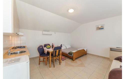 Pakostane Apartamento | Awesome Apartment In Vrana With Wifi