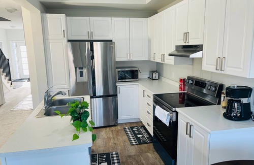 Brantford Casa | Awesome Brantford Home ~ Relax & Unwind in Comfort