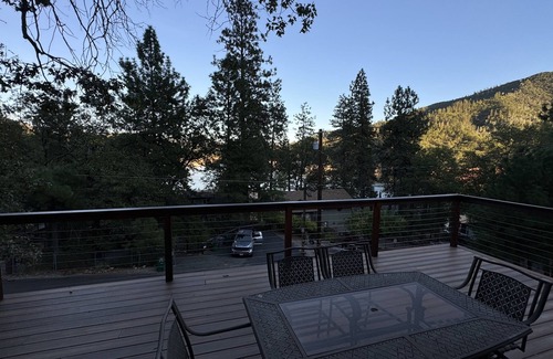 Lakehead Casa | Awesome Family Lake House, Big Deck, Game Room - Shasta Lakeshore Retreat #17