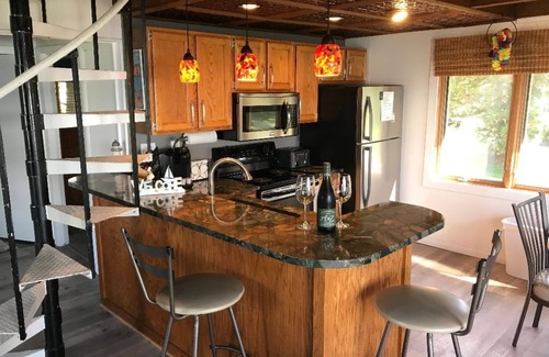 Oden Chalet De Esquí | Impresionante alquiler de vacaciones en la playa frente al lago - Ubicación conveniente para todos los "puntos calientes"