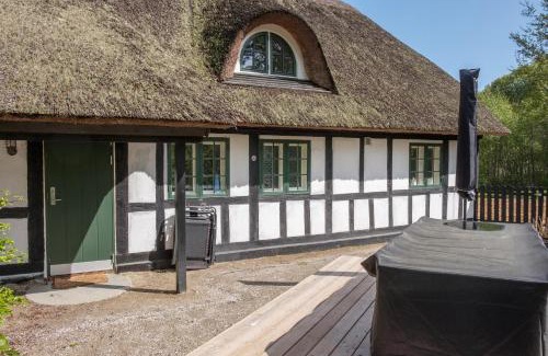 Femmøller Casa | Awesome Home In Ebeltoft With 3 Bedrooms And Internet