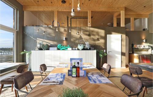 Lembruch Casa | Awesome Home In Lembruchdümmer See
