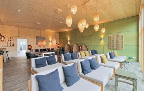 Lembruch Casa | Awesome Home In Lembruchdümmer See