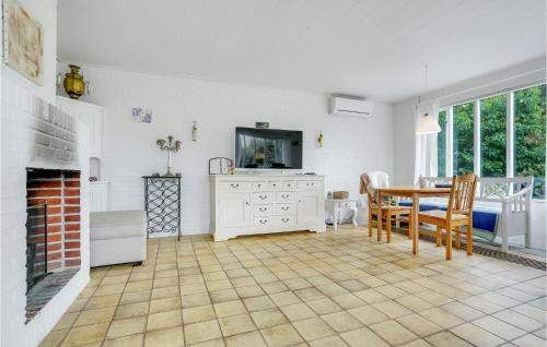 Rodby Casa | Awesome Home In Rødby With Kitchen