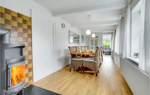 Rodby Casa | Awesome Home In Rødby With Kitchen