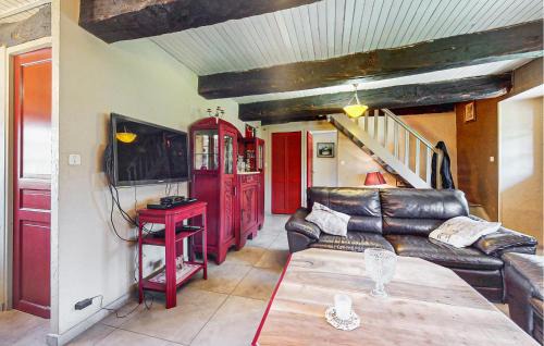 Saint-Oradoux-de-Chirouze Casa | Awesome Home In Saint-Oradoux-De-Chiro