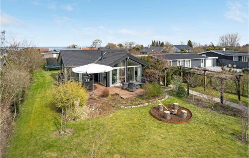 Strøby Ladeplads Casa | Awesome Home In Strøby With Wifi