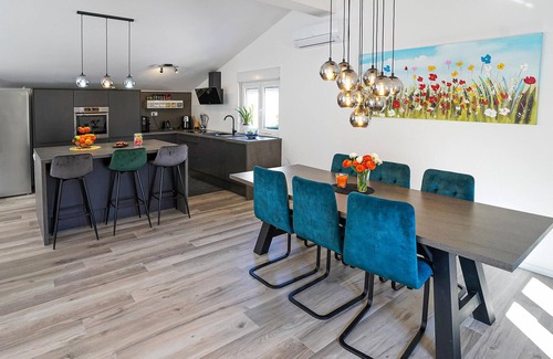 Zrnovnica Casa | Impresionante casa en Zrnovnica con.