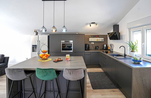 Zrnovnica Casa | Impresionante casa en Zrnovnica con.