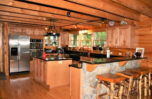 Fleetwood Casa | 5BR Vistas increíbles 8 personas, comunidad cerrada con jacuzzi cerca de New River y Parkway