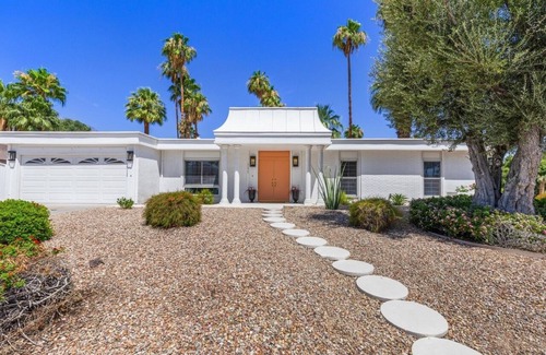 Sunrise Vista Chino Casa | AZAREN Guest House Palm Springs