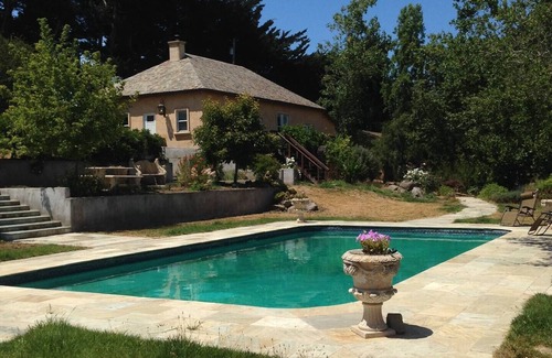 Petaluma Casa | Azari Vineyards Guest House with Pool!