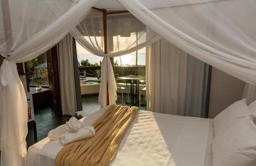 Santa Cruz Cabralia Casa | AZORAI - Refúgio Exclusivo para até 27 Pessoas com Piscina Vista Mar e Hidromassagem