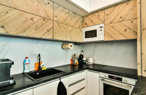 Varna Apartamento | Azure View 2BR Luxury Apartment - free parking