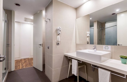 Paterna Hotel | AZZ Valencia Táctica