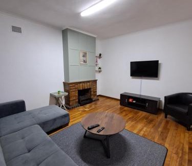 Lansdowne Casa | Azzure Apartments 6 sleeper Crawford