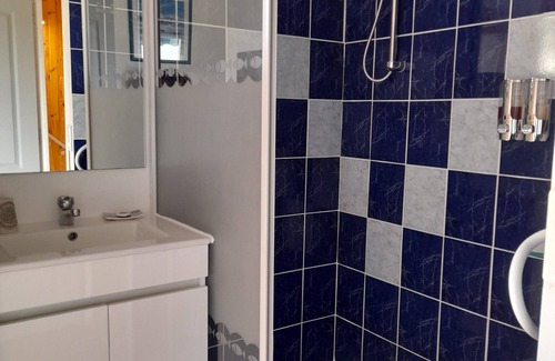Medis Cama Y Desayuno | B&B, 5 min from the BEACHES of Royan, park,