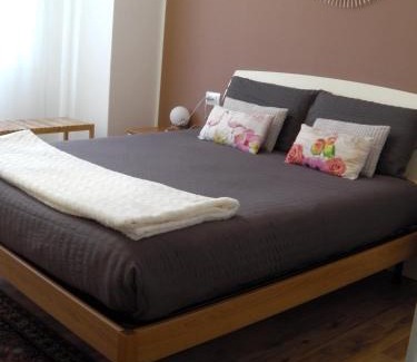 Madonna di Tirano Cama Y Desayuno | B&b ARCOBALENO - 2 min walk to Bernina Express