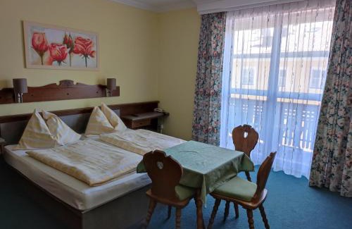 Sankt Koloman Cama Y Desayuno | B&B Goldener Stern