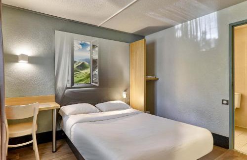 Clermont-Ferrand Hotel | B&B HOTEL Clermont-Ferrand Le Brézet Aéroport