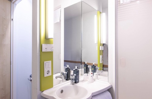 Ratingen Hotel | B&B HOTEL Düsseldorf-Lintorf