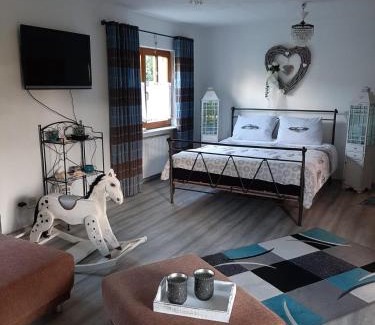 Sonnefeld Cama Y Desayuno | B&B Neuses am Brand