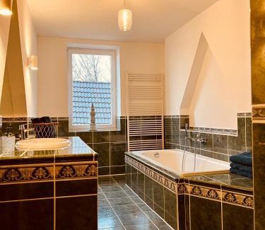 Huenxe Apartamento | b e d & a g e d e s i g n -extra large- wunderschöne gesamte Wohnung mit viel Platz & 4 Schlafzimmern - Rechnungserstellung für Geschäftsreisende & Firmen