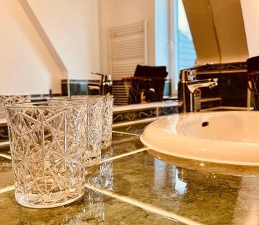 Huenxe Apartamento | b e d & a g e d e s i g n -extra large- wunderschöne gesamte Wohnung mit viel Platz & 4 Schlafzimmern - Rechnungserstellung für Geschäftsreisende & Firmen