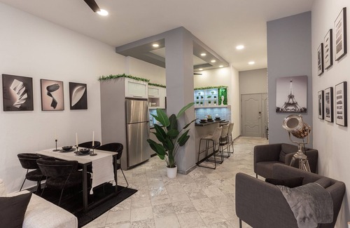 Old San Juan Apartamento | B&W | 2BR, Near Beach, WIFI, A/C in Old San Juan