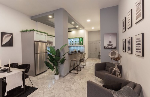 Old San Juan Apartamento | B&W | 2BR, Near Beach, WIFI, A/C in Old San Juan
