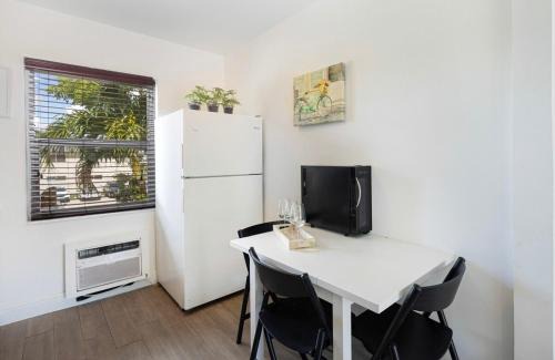 Edgewater Apartamento | B07 5 min from beach studio